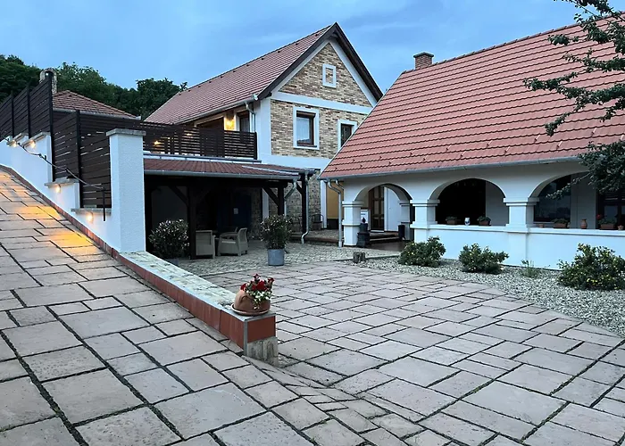 Fehér Galamb 3*